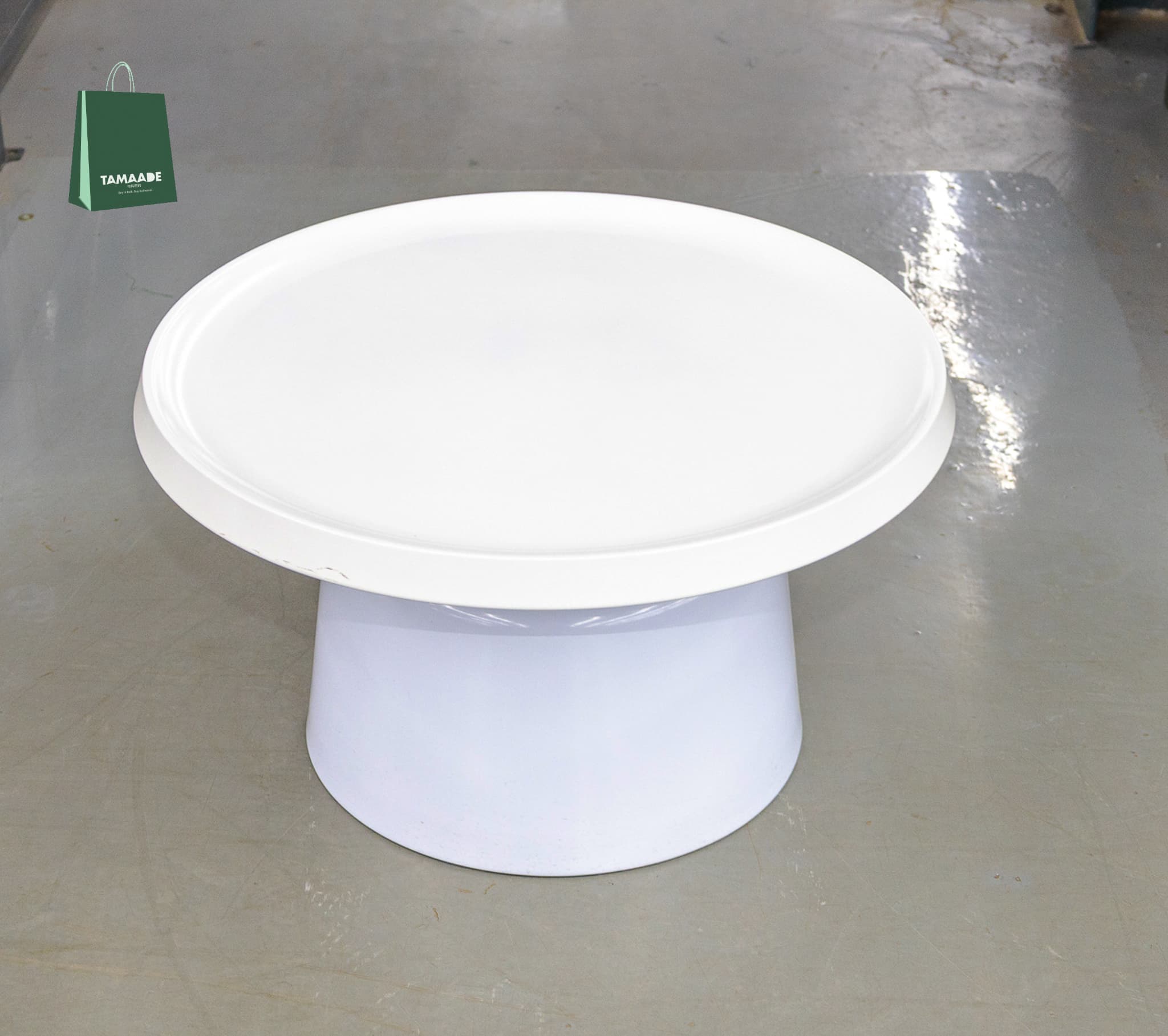 ACCENT TABLE BAR OR SMALL COFFEE TABLE WITH STABLE PEDESTAL